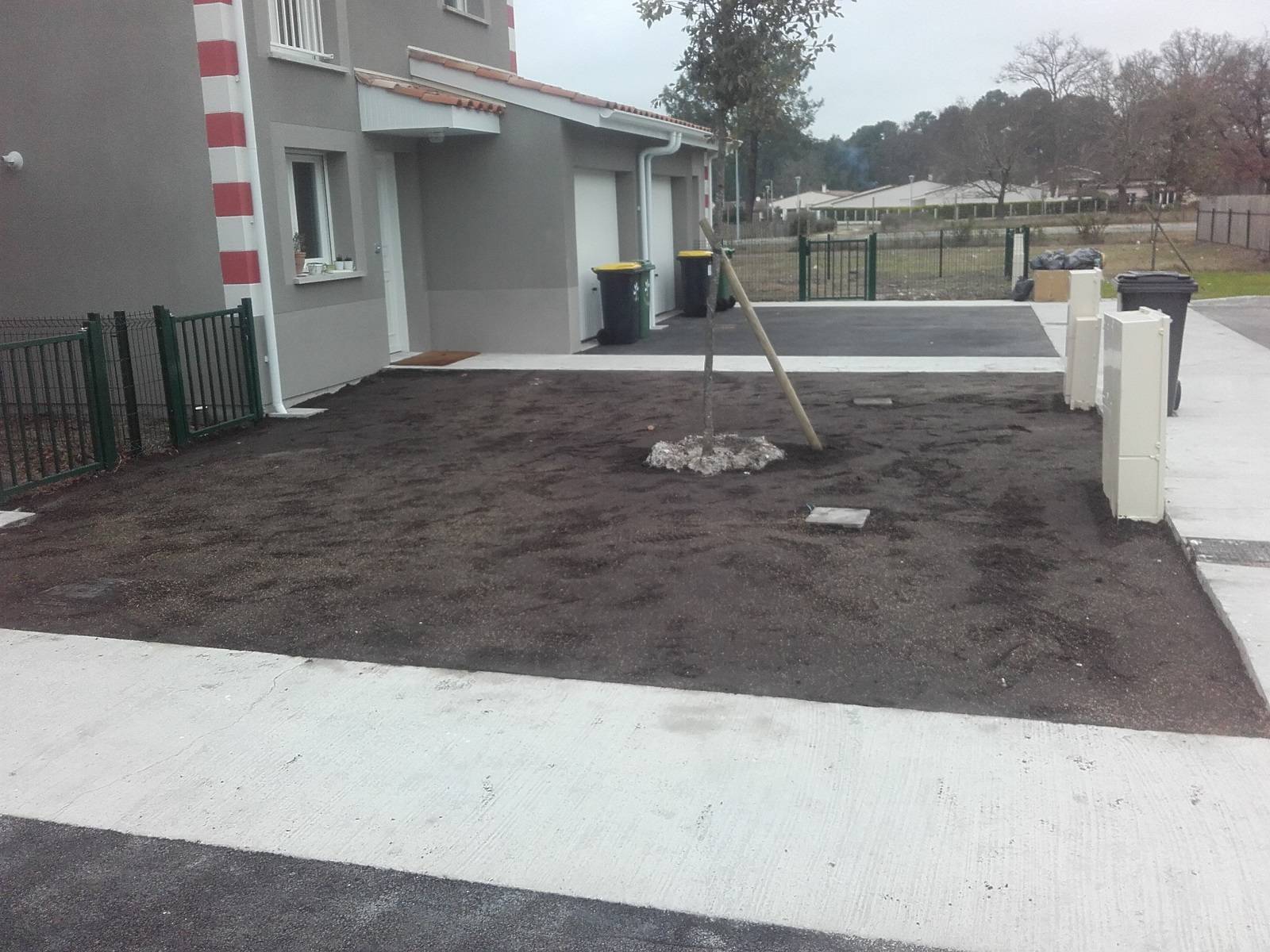 Engazonnement des parties communes d'un lotissement à Lacanau ville (33)