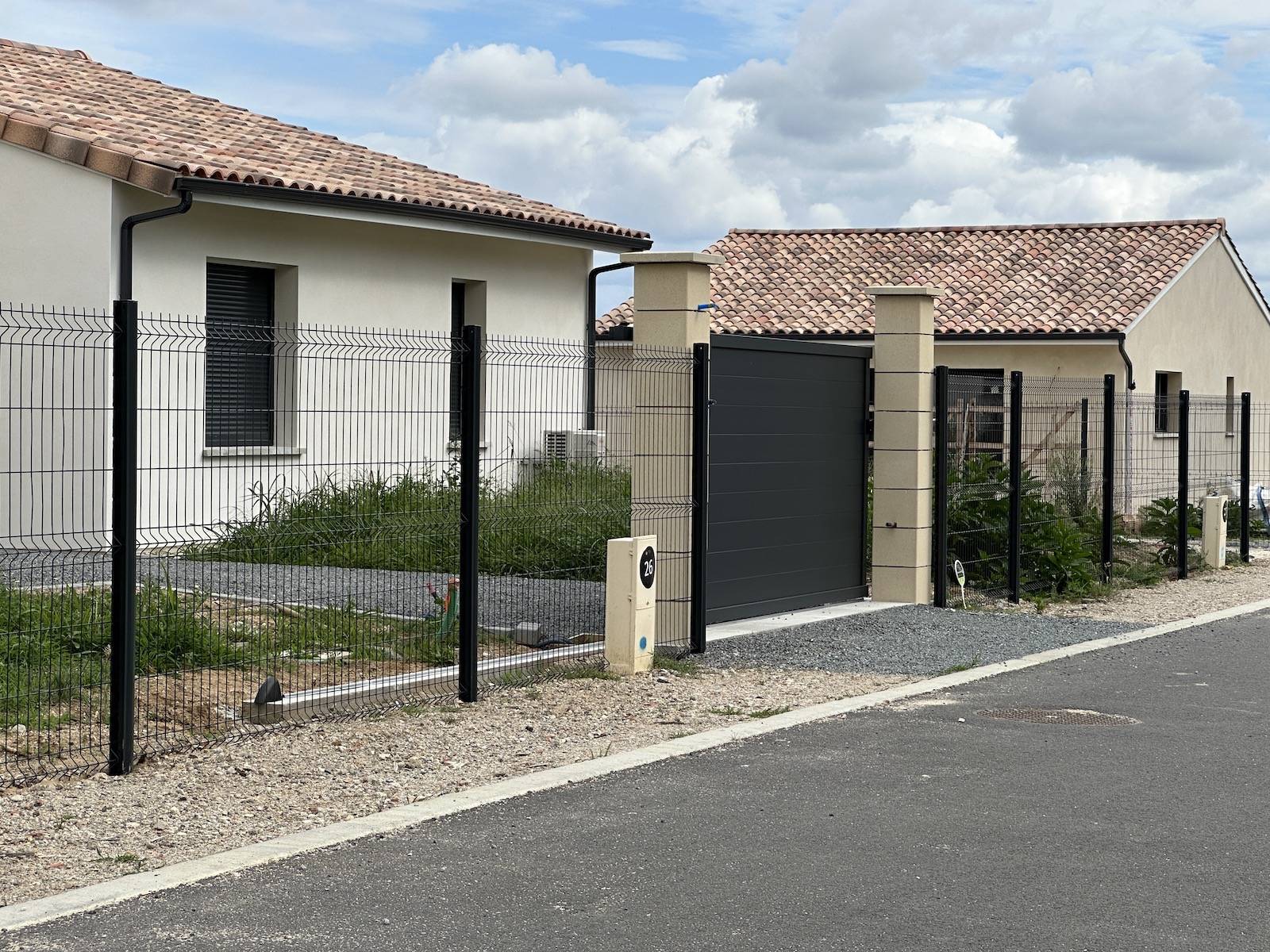 Clôture rigide de 650 mètres de long à Castelnau-de-Médoc 