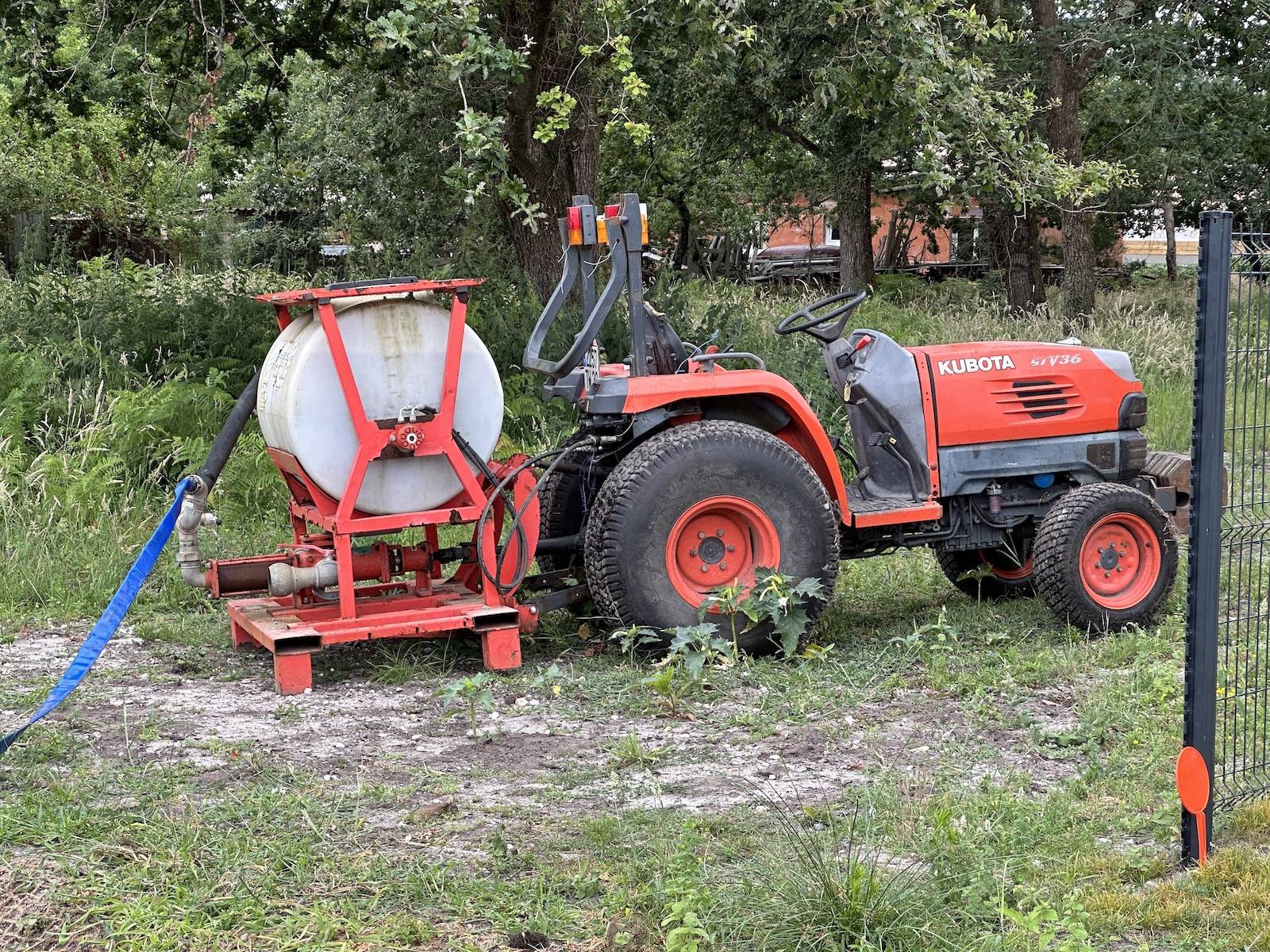 Hydroseeding ensemencement hydraulique de talus à l'Airiale des Girolles un lotissement à Hourtin