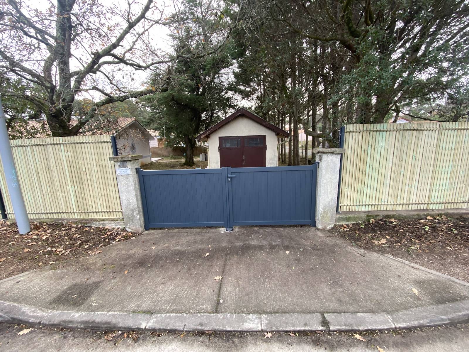 Portail Clôture rigide premium fixation sur platine et portail aluminium ! à lacanau