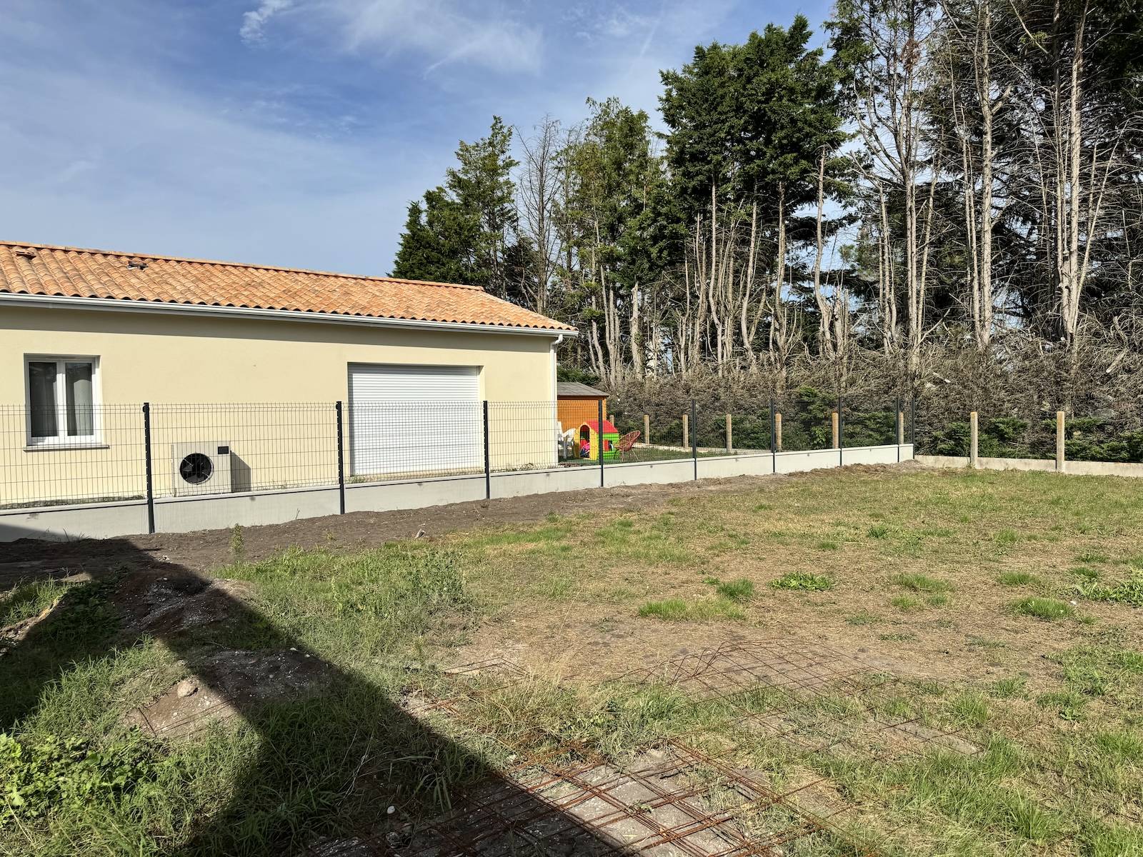 Avant après d'une clôture rigide à Margaux ! 