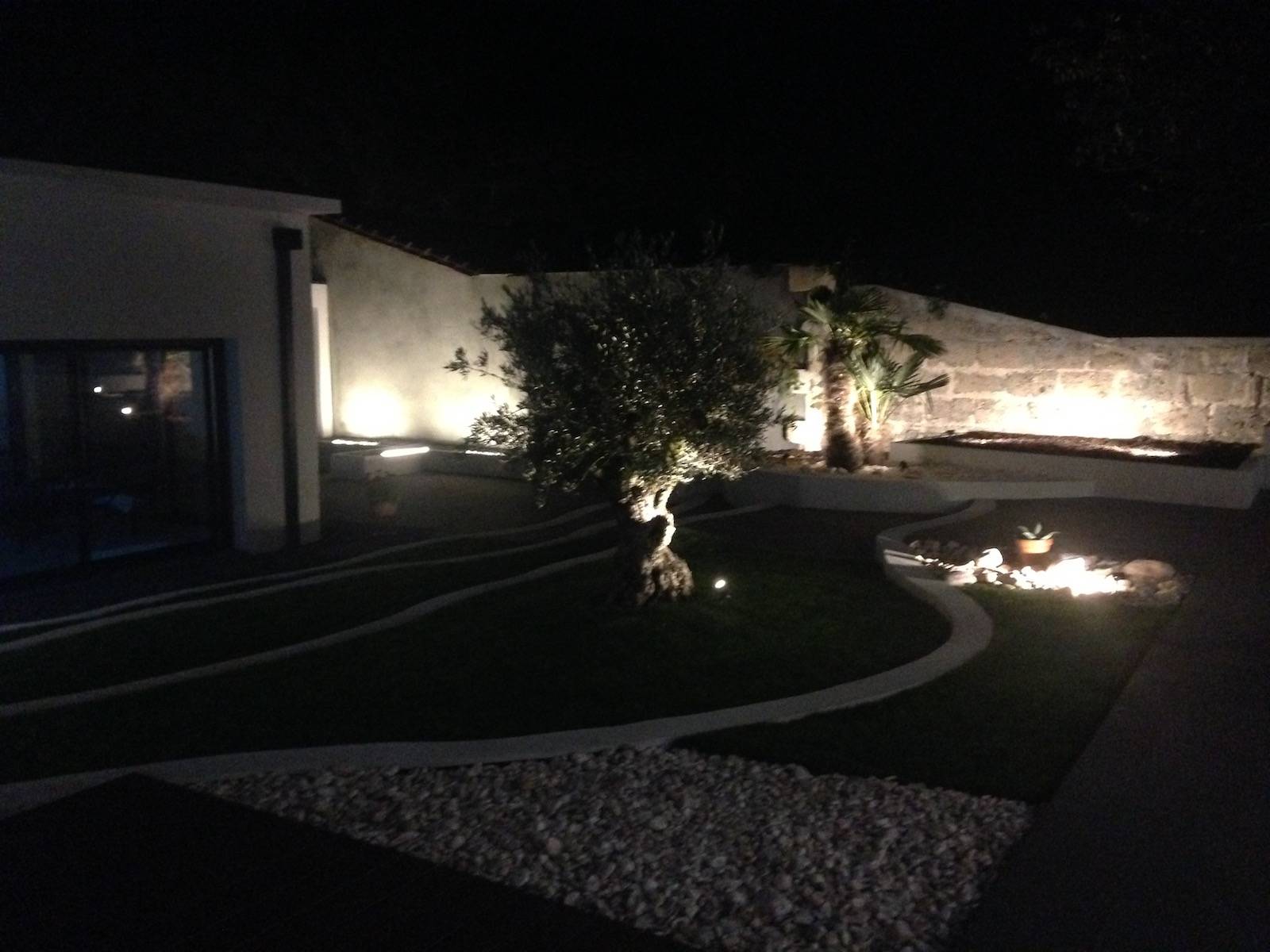 aménagement extérieur à  éclairage de nuit BLANQUEFORT spa terrasse