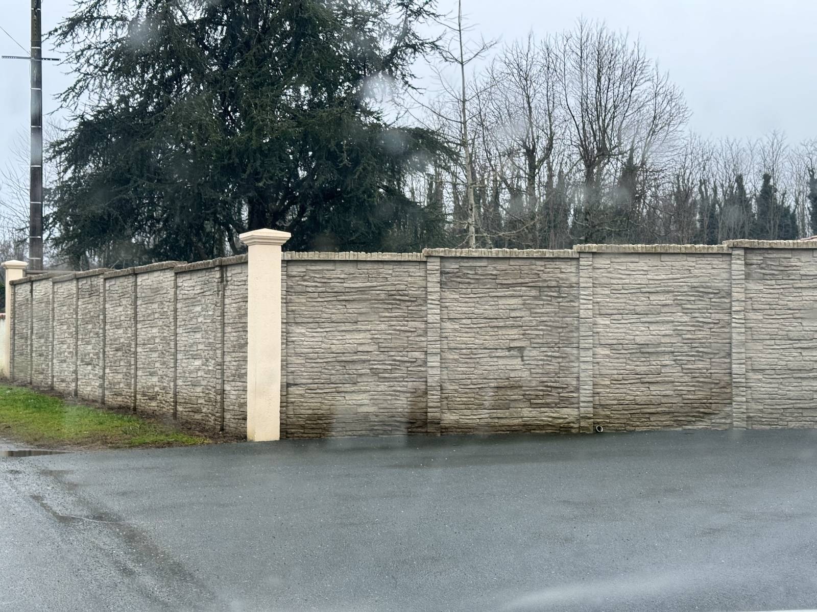 Clôture dalle décorative