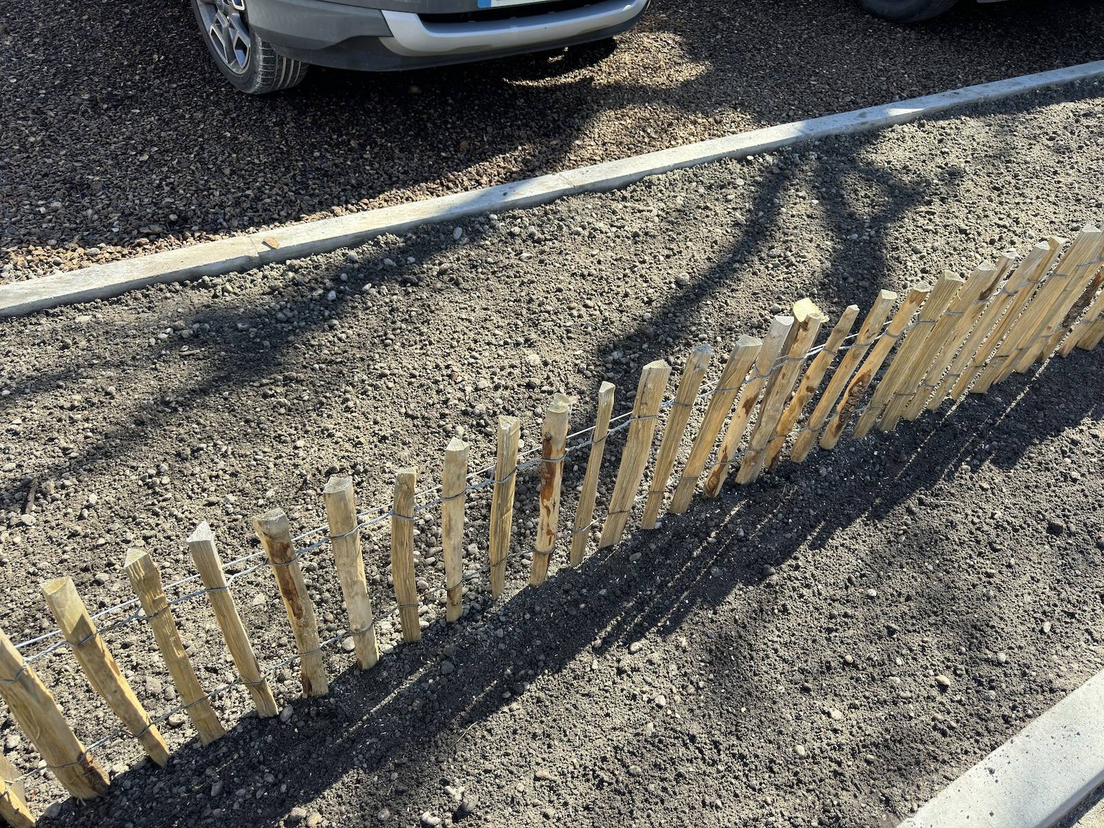 Aménagement d'une Clôture Ganivelle sur la place de la Mairie Cussac-Fort-Médoc !