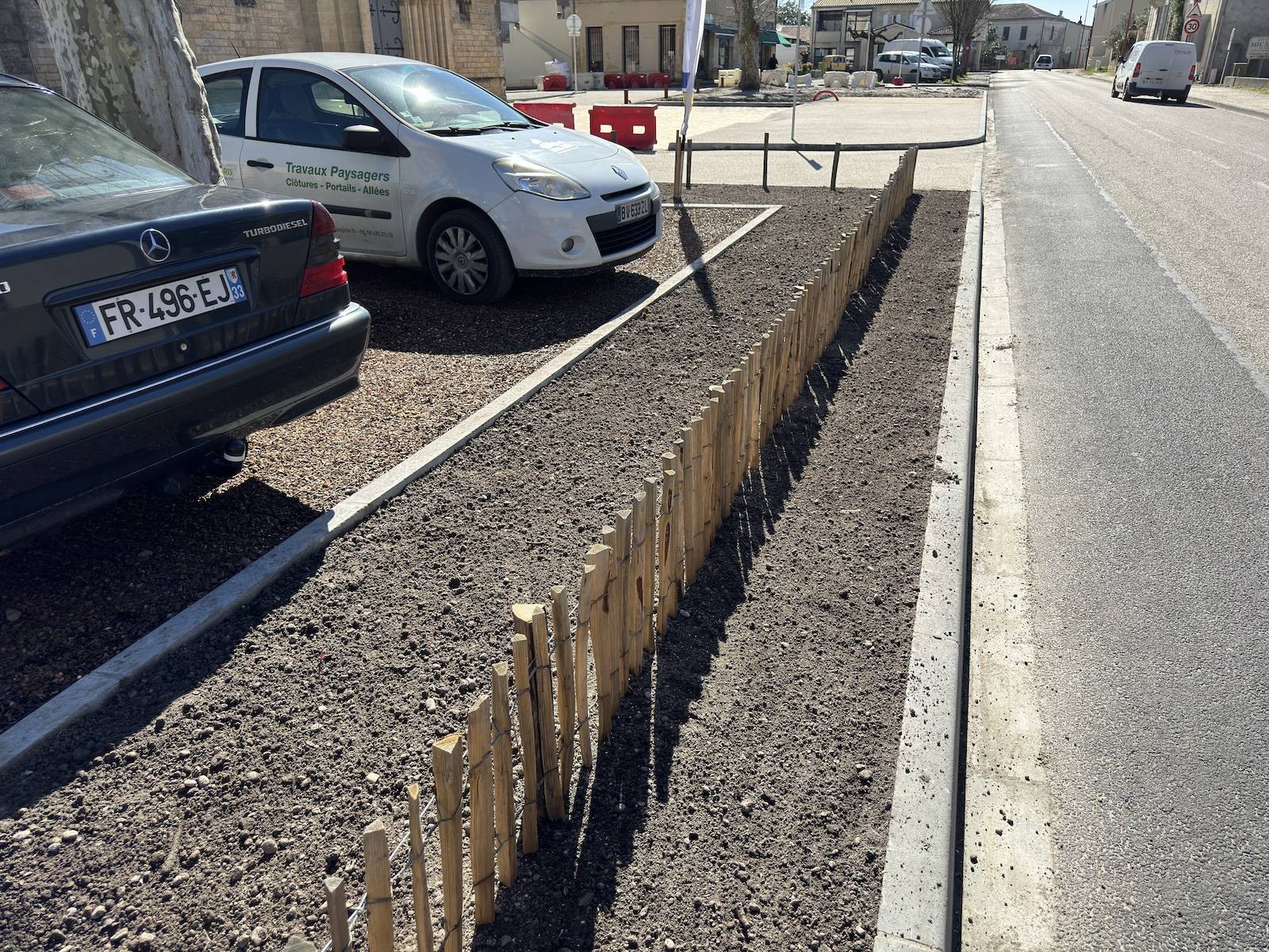 Aménagement d'une Clôture Ganivelle sur la place de la Mairie Cussac-Fort-Médoc !