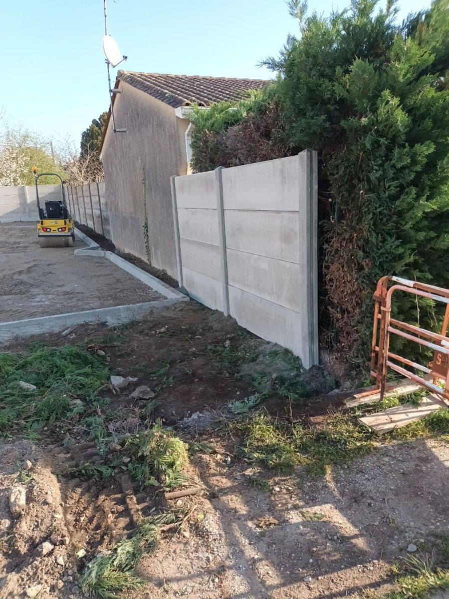 Création d’une clôture pas cher par des spécialistes à Pauillac ! 