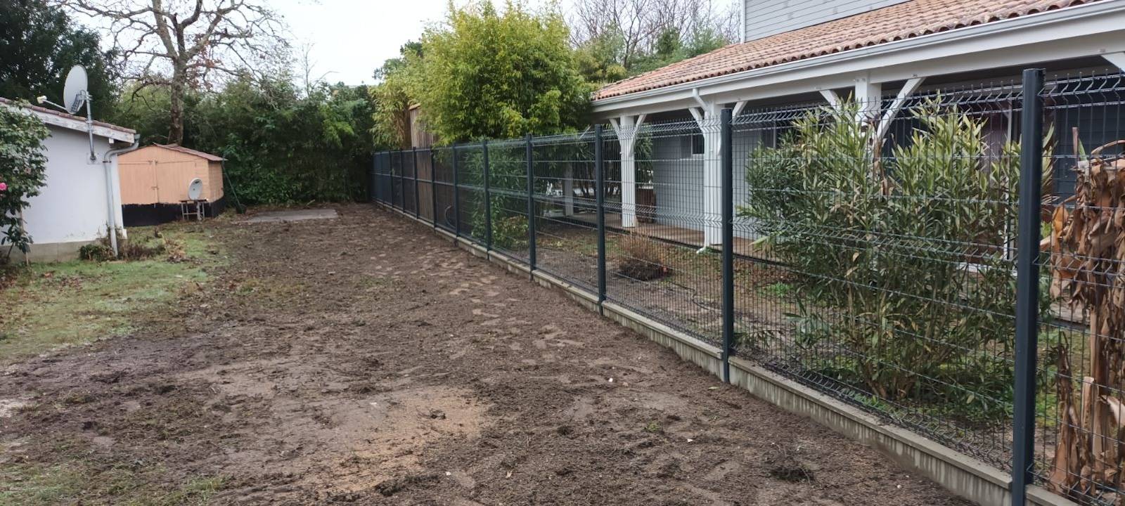 Cloture rigide avec occultation bois à Hourtin !