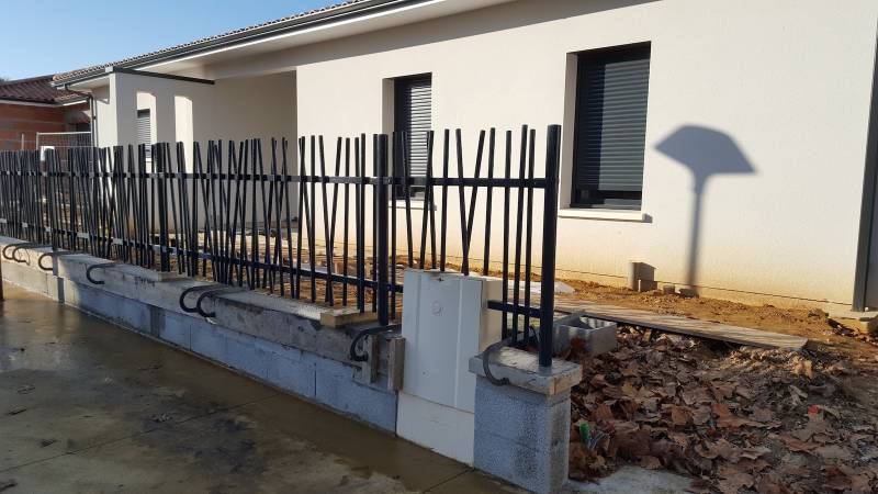 Cloture type bambou en acier galvanisé 