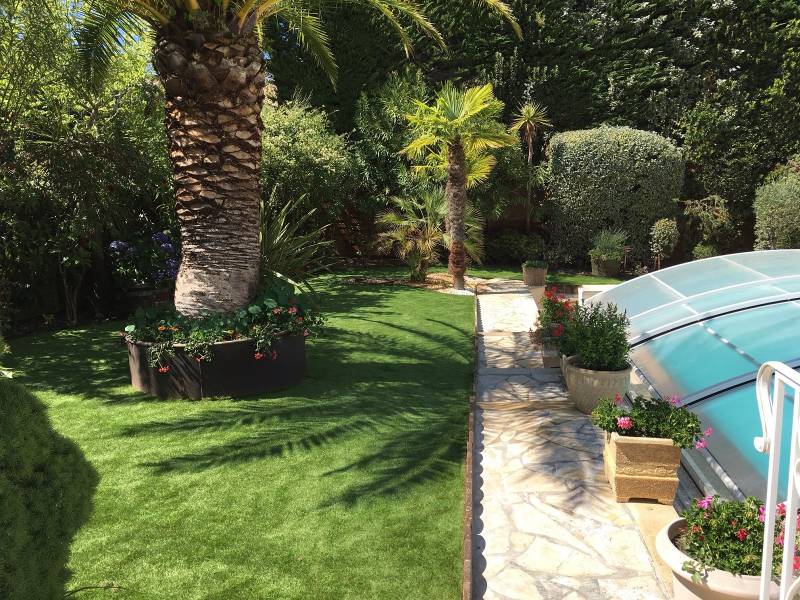 Réalisation de gazon synthétique à Lège Cap Ferret