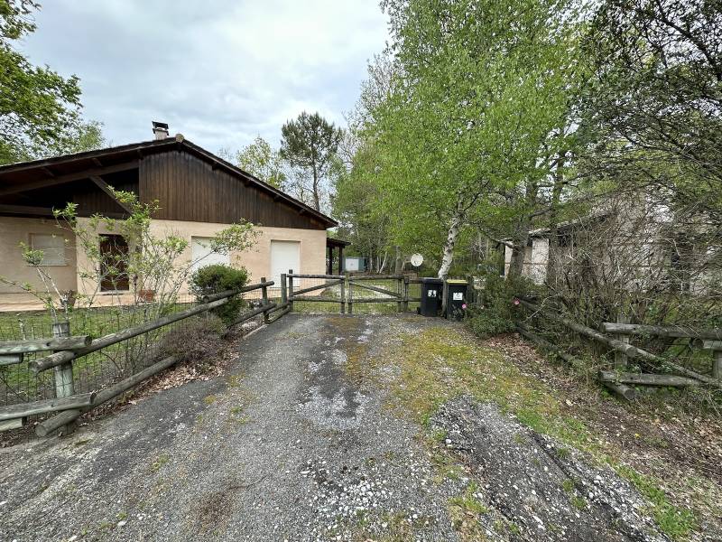 Portail aluminium marron à Hourtin !