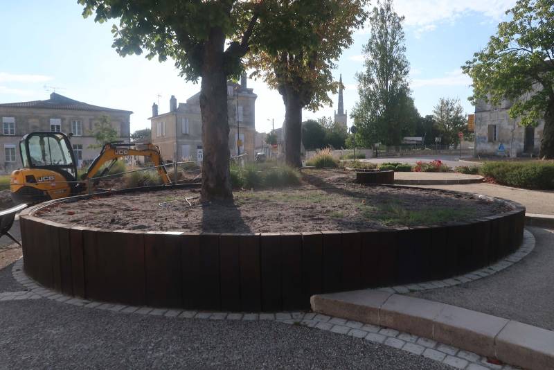 Retenue de terre avec traverse en chêne à Saint-Julien-Beychevelle ! 