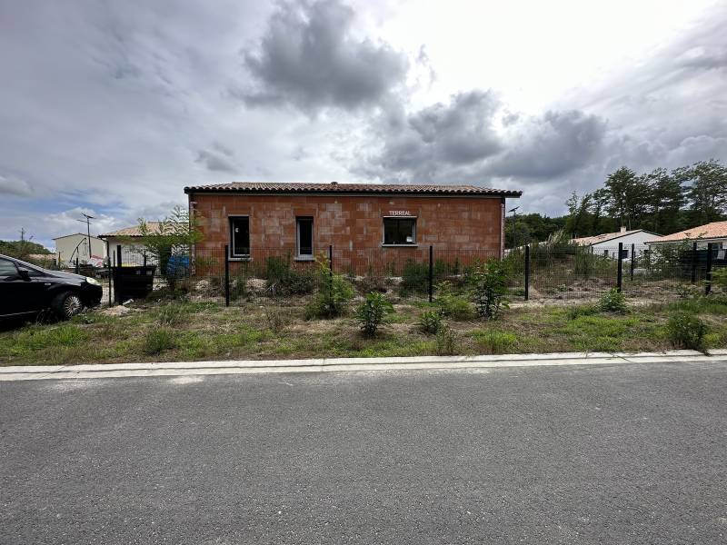 Clôture rigide de 650 mètres de long à Castelnau-de-Médoc 