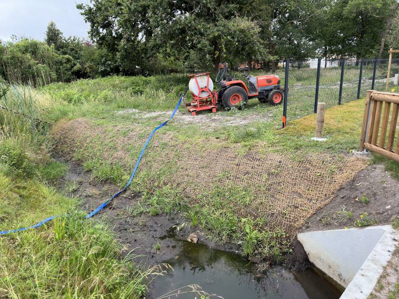 Hydroseeding ensemencement hydraulique de talus à l'Airiale des Girolles un lotissement à Hourtin