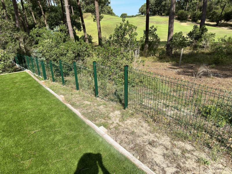 Installation d’une clôture rigide en quinconces à Lacanau !