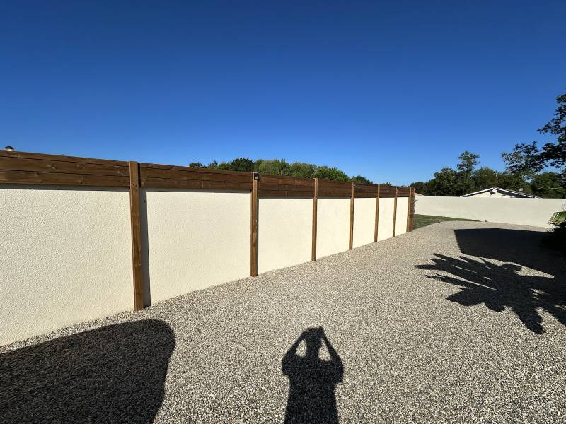 Rénovation d'une aire de stationnement de 180 m2 en gravier garonne  à Lesparre par Bouleris ! 
