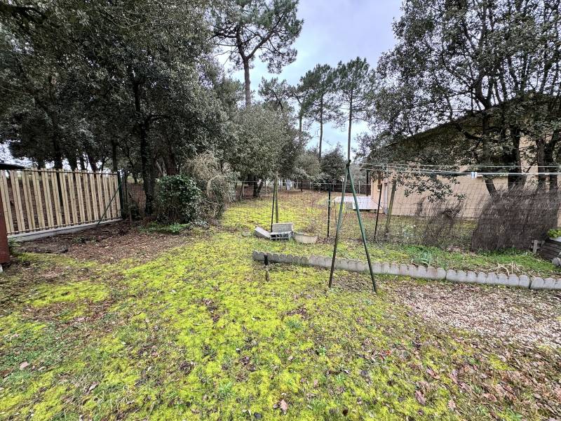 Clôture rigide mixte avec occultation bois design à Soulac ! 