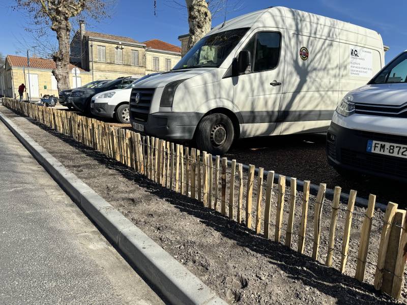 Aménagement d'une Clôture Ganivelle sur la place de la Mairie Cussac-Fort-Médoc !