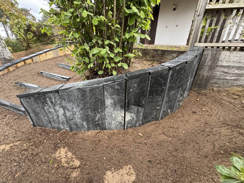 Mur de soutenement et marche en ardoise à Lacanau