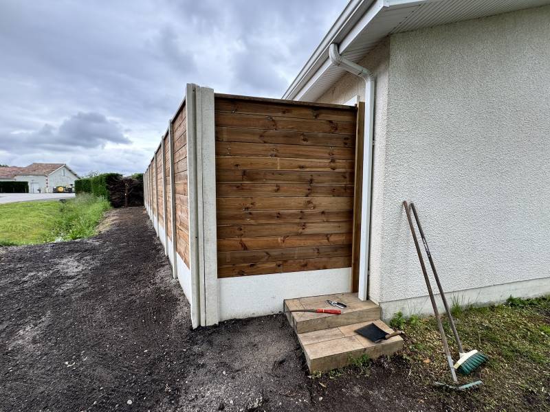 Création clôture béton et bois vivre en bois !