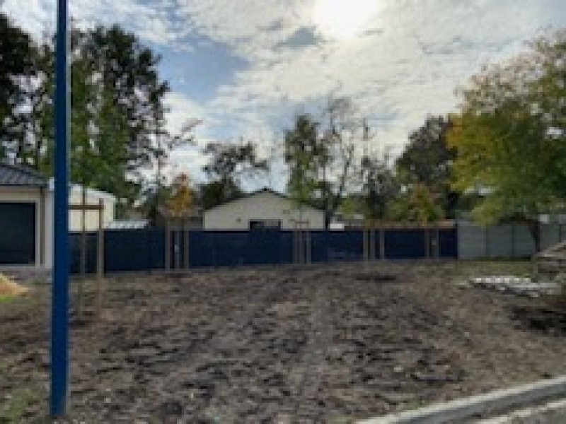 Création d’une aire de jeux avec banc et toboggan à Le Domaines des Graviers à ARSAC (33) ! 